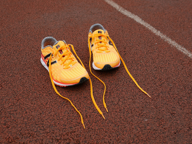 骚气十足，极致轻量，全面均衡的New Balance RC1500v2竟跑鞋评测