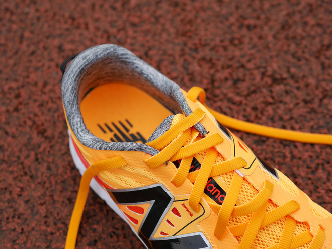 骚气十足，极致轻量，全面均衡的New Balance RC1500v2竟跑鞋评测