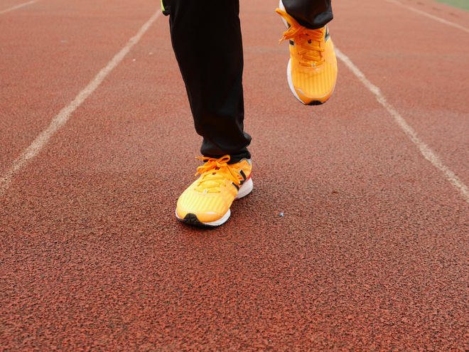 骚气十足，极致轻量，全面均衡的New Balance RC1500v2竟跑鞋评测