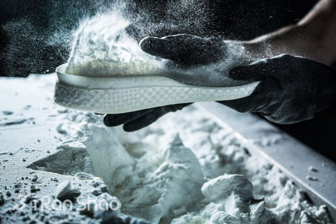 Weekly Gear | 又一双舒服到不行的3D打印跑鞋，这次是Under Armour