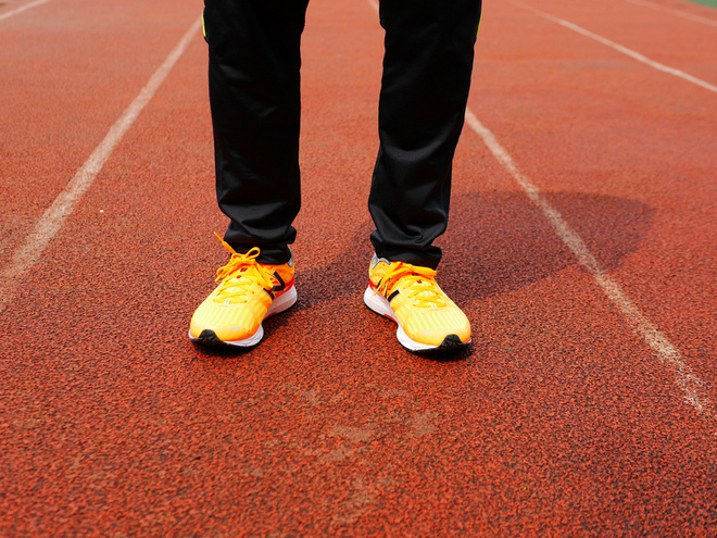 骚气十足，极致轻量，全面均衡的New Balance RC1500v2竟跑鞋评测