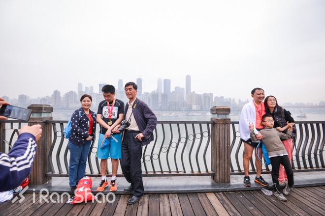 看图说话：镜头下的2016重庆国际马拉松