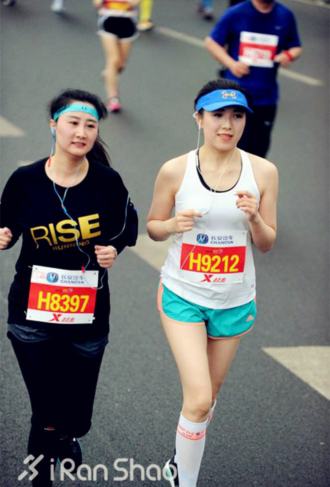 重庆跑不桑 美女跑不停