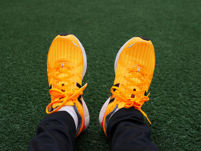 骚气十足，极致轻量，全面均衡的New Balance RC1500v2竟跑鞋评测