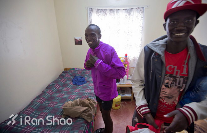 简陋到令人震惊！肯尼亚马拉松明星训练营探秘