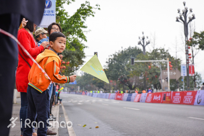 看图说话：镜头下的2016重庆国际马拉松