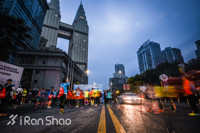 看图说话：镜头下的2016重庆国际马拉松
