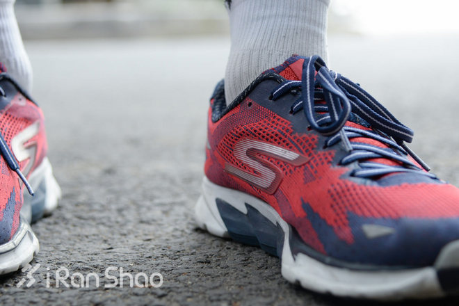 评测 | Skechers 斯凯奇 Go Run 4 鞋面与鞋底不可兼得