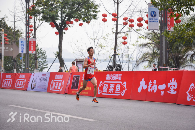 重庆跑不桑 美女跑不停