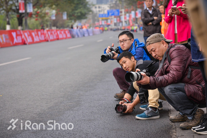 看图说话：镜头下的2016重庆国际马拉松