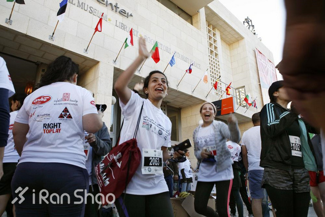 马拉松城纪 | 两场奔跑在战争与和平间的马拉松
