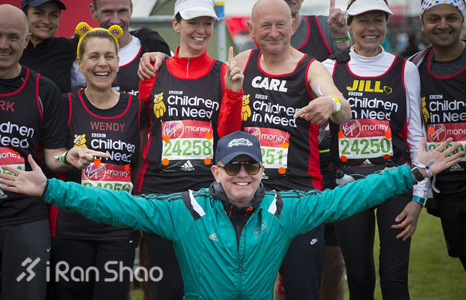 漫跑英伦 |  疼痛阻挡不了冠军 图说伦敦马拉松