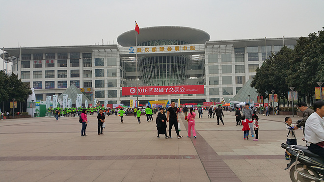 人间四月天跑汉马