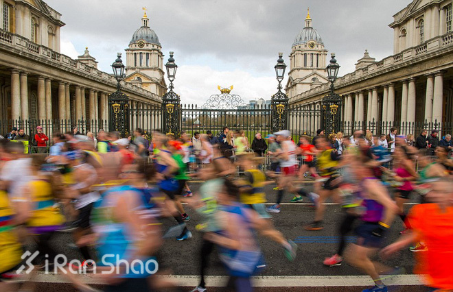 漫跑英伦 |  疼痛阻挡不了冠军 图说伦敦马拉松