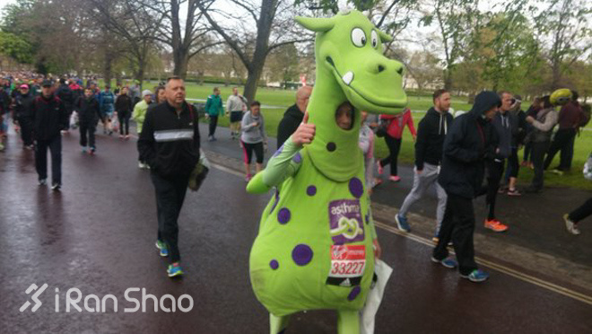漫跑英伦 | 伦敦马拉松  一场充满爱意的街头大型化装舞会