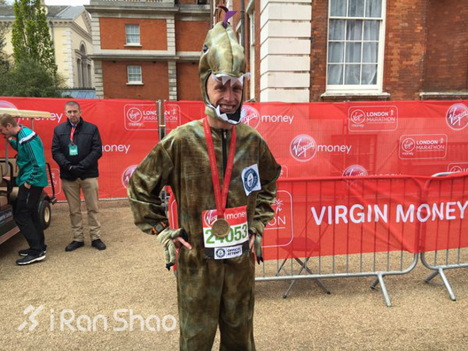 漫跑英伦 | 伦敦马拉松  一场充满爱意的街头大型化装舞会