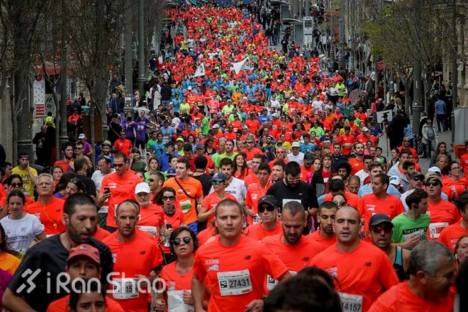 马拉松城纪 | 两场奔跑在战争与和平间的马拉松