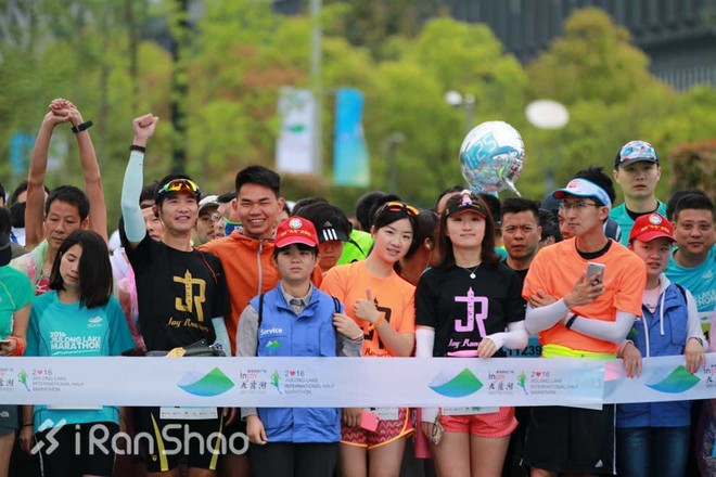 山绕湖，湖映山，一场跑完却意犹未尽的九马