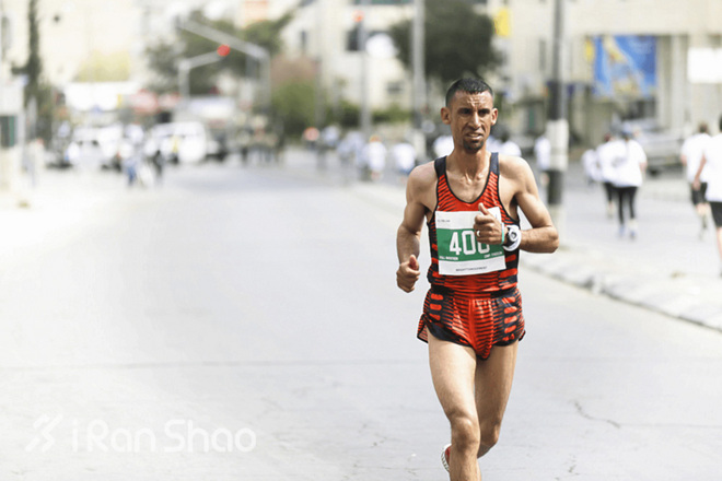 马拉松城纪 | 两场奔跑在战争与和平间的马拉松