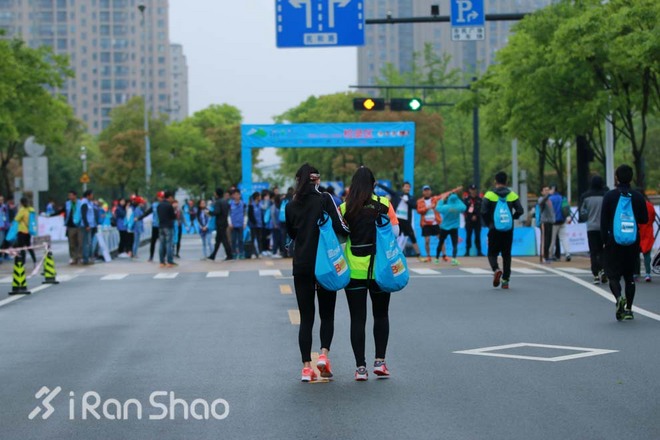 山绕湖，湖映山，一场跑完却意犹未尽的九马