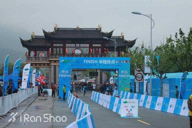 山绕湖，湖映山，一场跑完却意犹未尽的九马