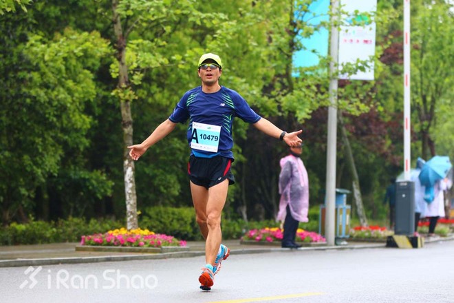 山绕湖，湖映山，一场跑完却意犹未尽的九马