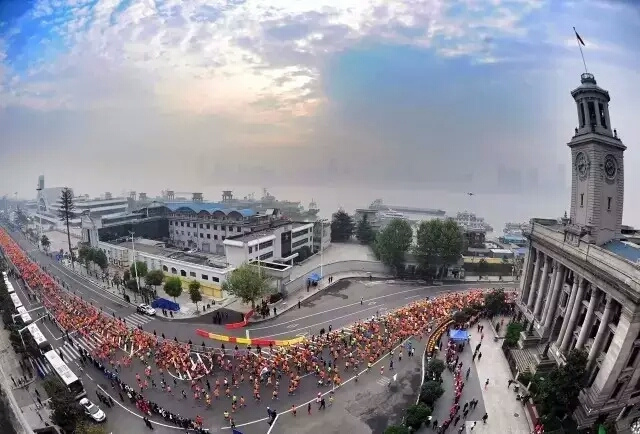 人间四月天跑汉马