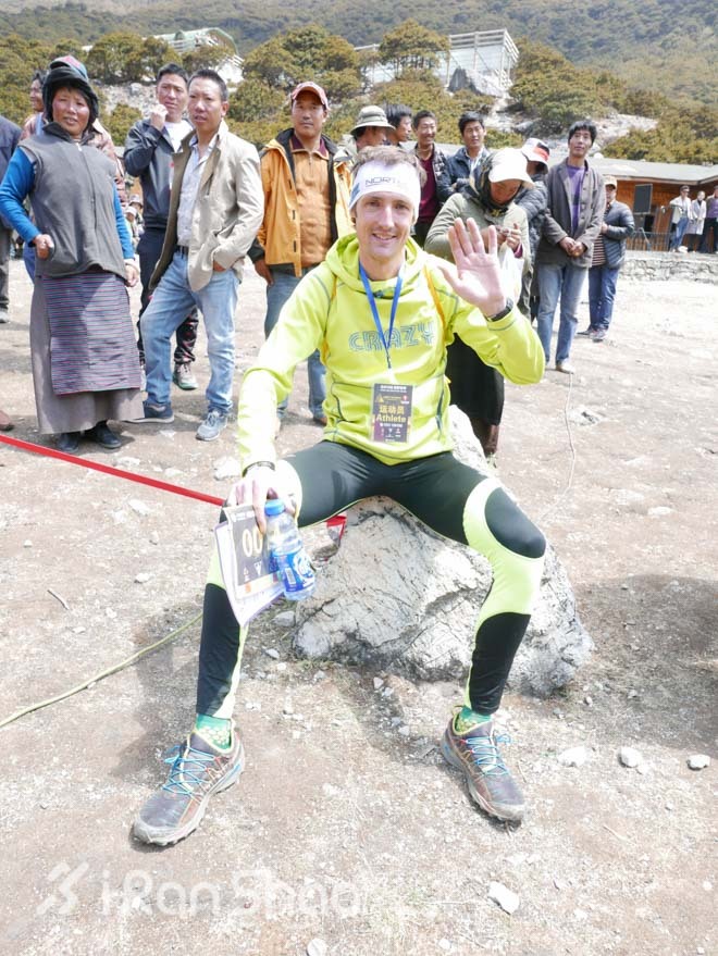 现场 | 亚丁，三座神山与一群奔跑的人