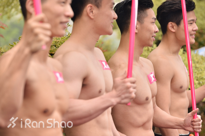 妹子总在风雨后 海峡两岸女子半程马拉松厦门开赛