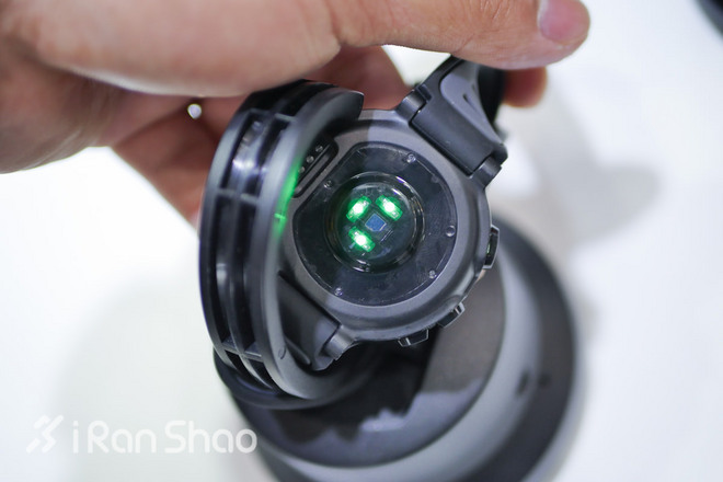 独家 | 全能系霸主，Garmin Forerunner 735XT新品现身