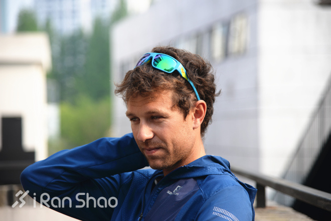 视频 | 庄主说他喜欢跟朋友在山野里一起玩耍一起睡