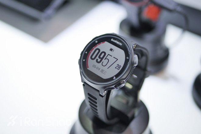 独家 | 全能系霸主，Garmin Forerunner 735XT新品现身