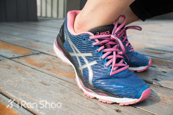 跑鞋 | 脚感柔软更轻盈 ASICS NIMBUS-18无需吝啬你的溢美之词