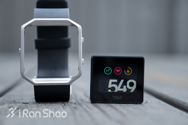 开箱 | Fitbit Blaze 就做不一样的智能运动手表