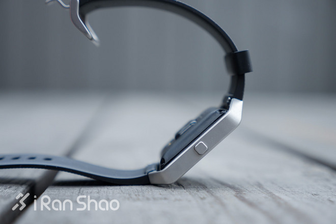 开箱 | Fitbit Blaze 就做不一样的智能运动手表