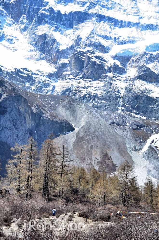 现场 | 亚丁，三座神山与一群奔跑的人