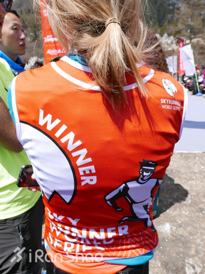 现场 | 亚丁，三座神山与一群奔跑的人