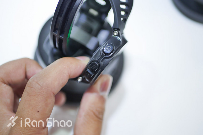 独家 | 全能系霸主，Garmin Forerunner 735XT新品现身