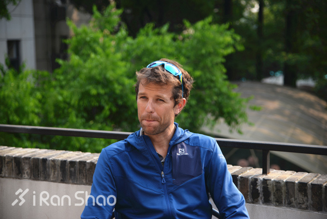 视频 | 庄主说他喜欢跟朋友在山野里一起玩耍一起睡