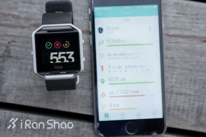 开箱 | Fitbit Blaze 就做不一样的智能运动手表