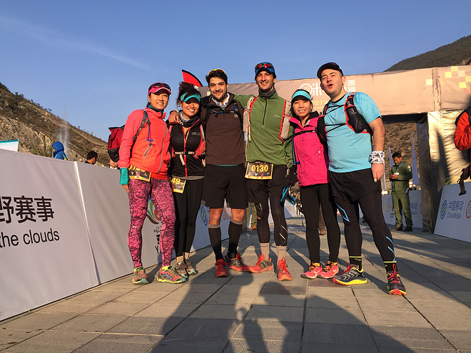 天空之外，亚丁觐山