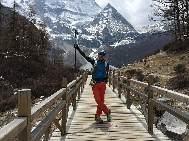 天空之外，亚丁觐山