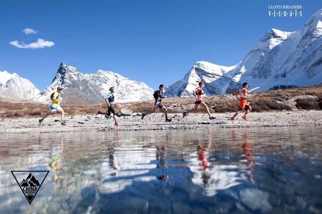 天空之外，亚丁觐山