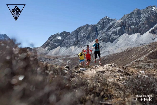 天空之外，亚丁觐山