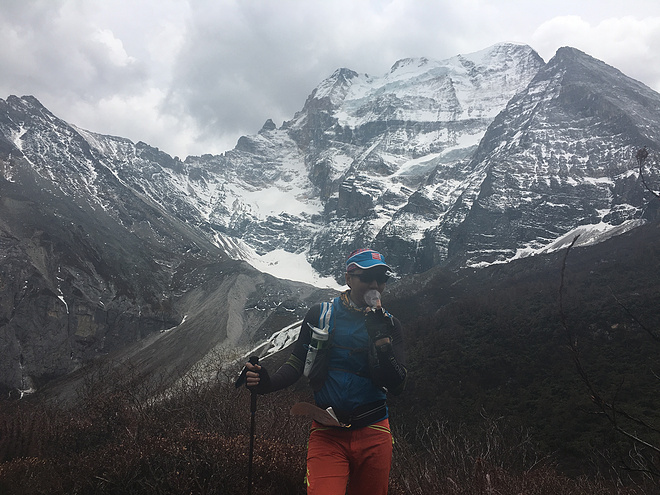 天空之外，亚丁觐山