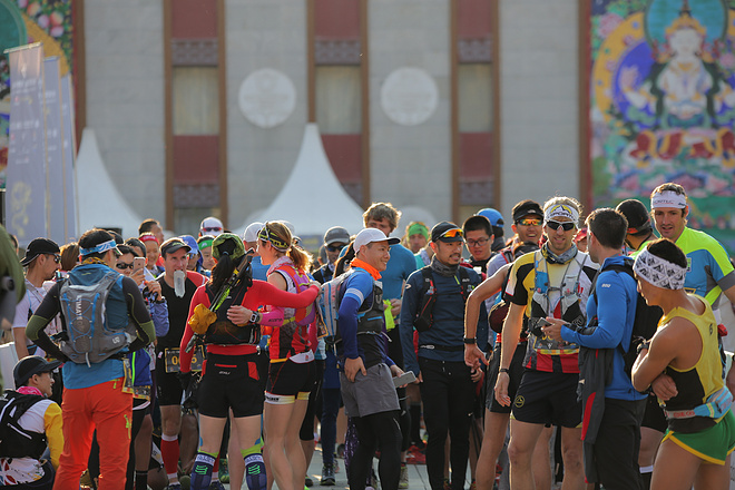 天空之外，亚丁觐山