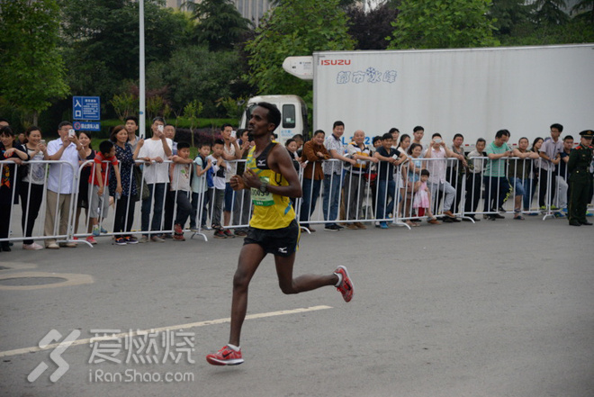 你的微笑最动人 2016荆门国际马拉松