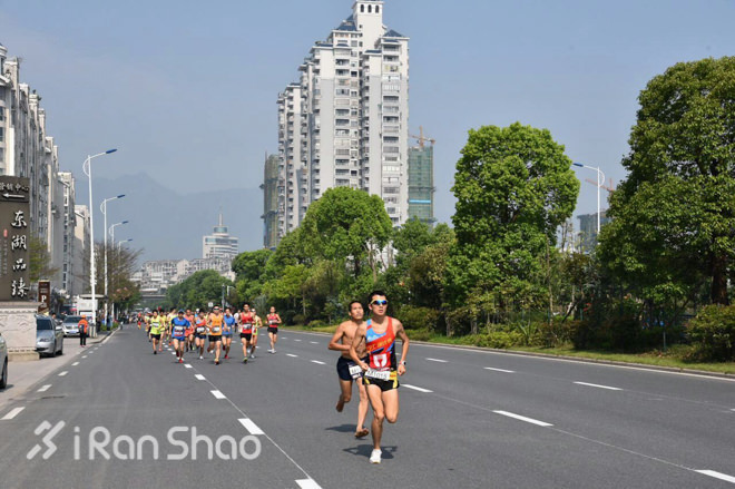 人物 | 4周4全马 三进2:40：中国赏金跑者刘路峰