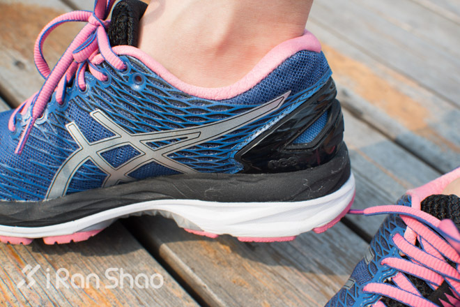 跑鞋 | 脚感柔软更轻盈 ASICS NIMBUS-18无需吝啬你的溢美之词