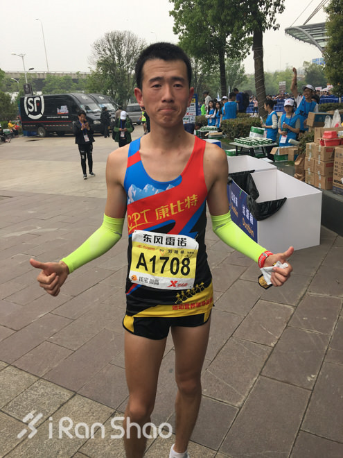 人物 | 4周4全马 三进2:40：中国赏金跑者刘路峰